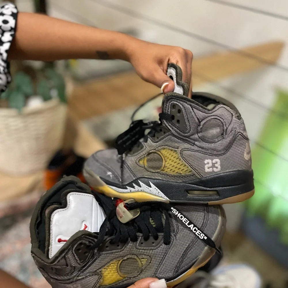OFF WHITE x Jordans